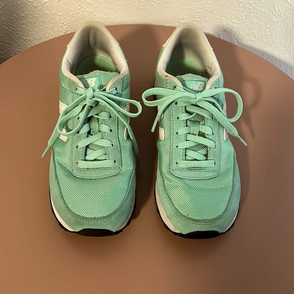 Retro New Balance 501 Women's - Picture 2 of 7